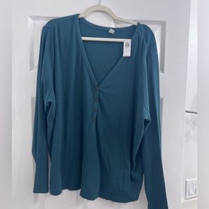 Old navy Henley top NWT